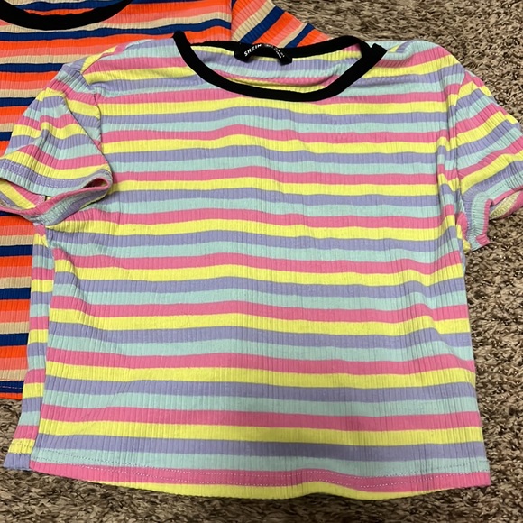 2 size medium colorful crop tops - Picture 4 of 5